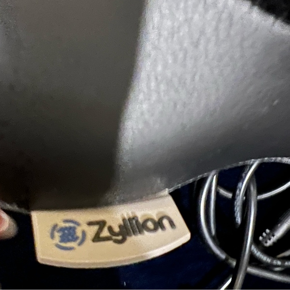 Zyllion Shiatsu Back and Neck Massager With Heat - Picture 4 of 10